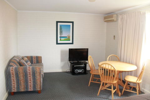 Malibu Apartments - Perth - Accommodation Redcliffe 7