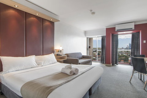 Metro Hotel Perth - Accommodation Redcliffe 0