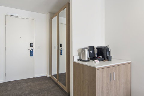 Metro Hotel Perth - Accommodation Redcliffe 1