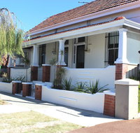 Captain's Heritage Cottage - Accommodation Redcliffe