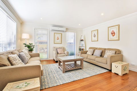 Calming Waters - Pet Friendly - Community Pool - Accommodation Redcliffe 8