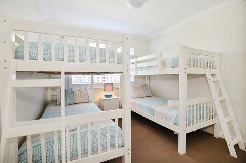 Calming Waters - Pet Friendly - Community Pool - Accommodation Redcliffe 21