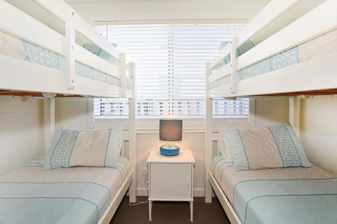 Calming Waters - Pet Friendly - Community Pool - Accommodation Redcliffe 19