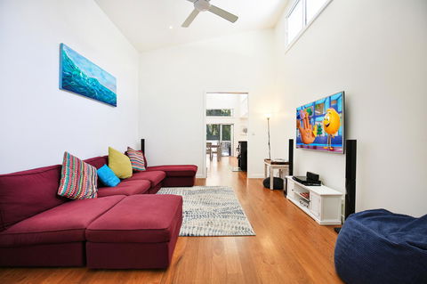 Calming Waters - Pet Friendly - Community Pool - Accommodation Redcliffe 9