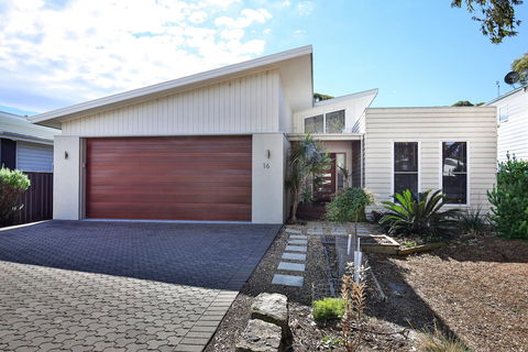 Calming Waters - Pet Friendly - Community Pool - Accommodation Redcliffe 35