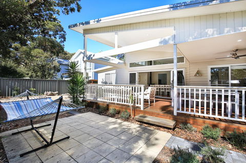 Calming Waters - Pet Friendly - Community Pool - Accommodation Redcliffe 29
