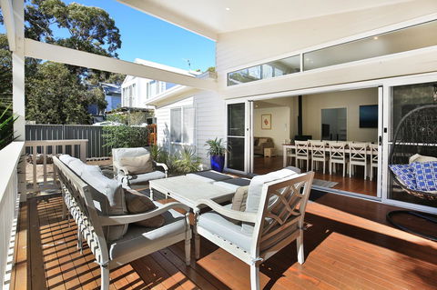 Calming Waters - Pet Friendly - Community Pool - Accommodation Redcliffe 1