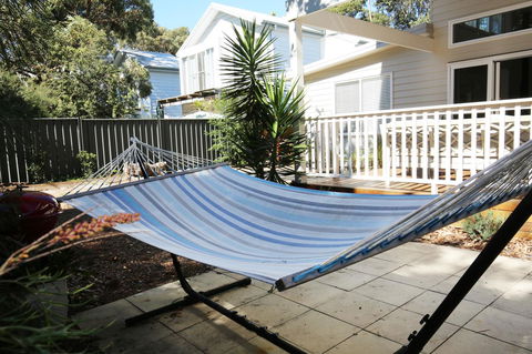 Calming Waters - Pet Friendly - Community Pool - Accommodation Redcliffe 34