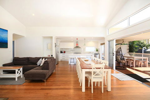 Calming Waters - Pet Friendly - Community Pool - Accommodation Redcliffe 12