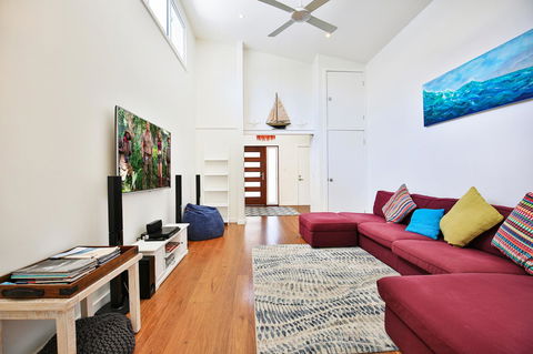 Calming Waters - Pet Friendly - Community Pool - Accommodation Redcliffe 3