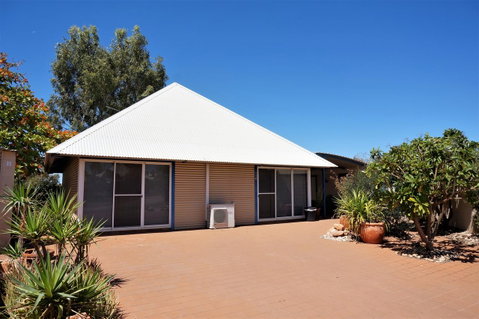 Osprey Holiday Village Unit 110 - Accommodation Redcliffe 0