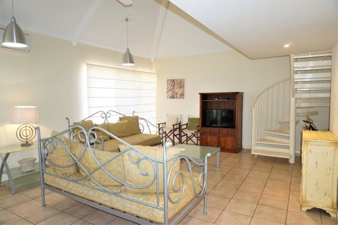 Osprey Holiday Village Unit 110 - Accommodation Redcliffe 4
