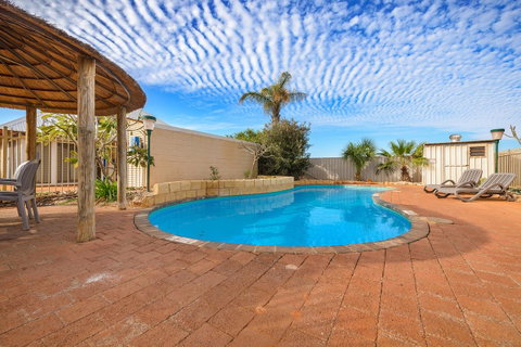 Osprey Holiday Village Unit 110 - Accommodation Redcliffe 24