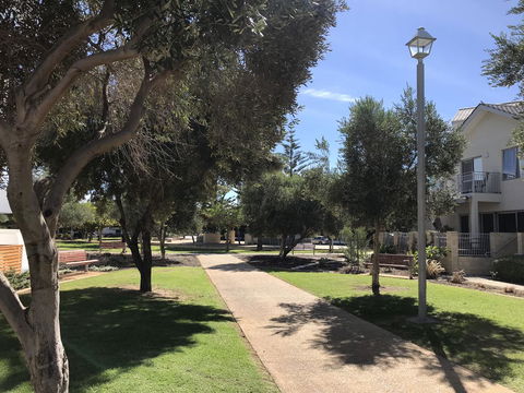 La Sea-esta Retreat At South Beach - Accommodation Redcliffe 5