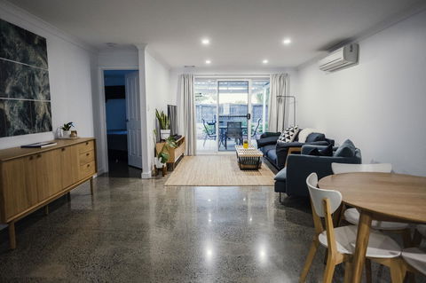 FortyTwo - Oceanside Retreat Busselton - Accommodation Redcliffe 0
