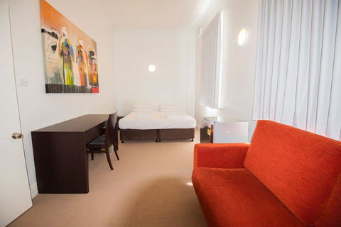 Akara Hotel - Accommodation Redcliffe 11