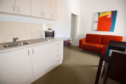 Akara Hotel - Accommodation Redcliffe 9