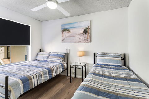 Laman Lodge, Unit 2, 15 Laman Street - Accommodation Redcliffe 10