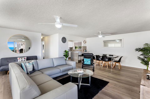 Laman Lodge, Unit 2, 15 Laman Street - Accommodation Redcliffe 3