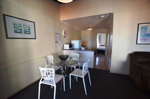 West Beach Lagoon 123 - Location & Views!!! - Accommodation Redcliffe 7