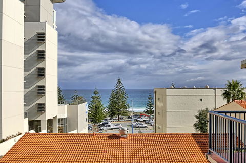 West Beach Lagoon 123 - Location & Views!!! - Accommodation Redcliffe 13
