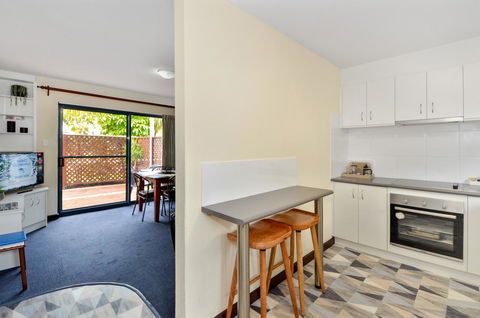 Dolphin Lodge Albany - Self Contained Apartments At Middleton Beach - Accommodation Redcliffe 8