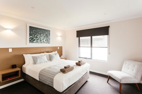 Dolphin Lodge Albany - Self Contained Apartments At Middleton Beach - Accommodation Redcliffe 2