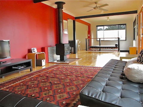 Pendeli Beach House - Accommodation Redcliffe 0