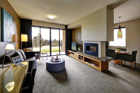 Chateau Elan At The Vintage - Accommodation Redcliffe 11