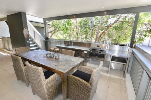 East On Byron - Accommodation Redcliffe 11