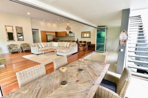 East On Byron - Accommodation Redcliffe 14