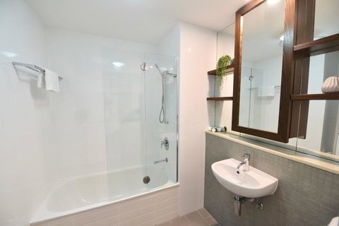 East On Byron - Accommodation Redcliffe 32