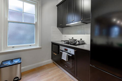 Heritage Townhouse Near Harbour Bridge - Accommodation Redcliffe 21