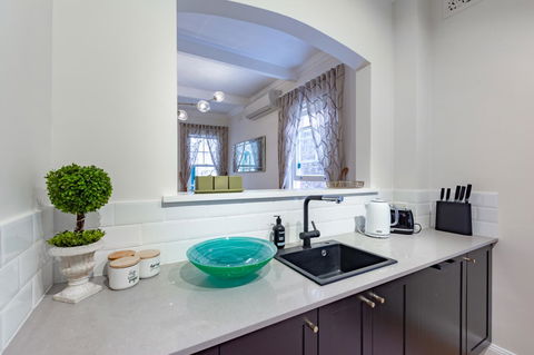 Heritage Townhouse Near Harbour Bridge - Accommodation Redcliffe 35