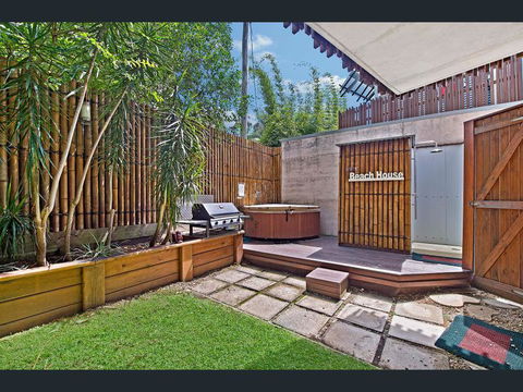 Crescent Head Spa Villa - Accommodation Redcliffe 11