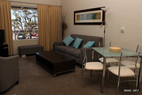 Mollymook Cove Apartments - Accommodation Redcliffe 3