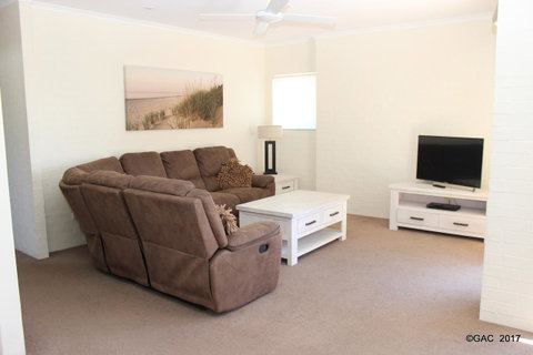 Mollymook Cove Apartments - Accommodation Redcliffe 9