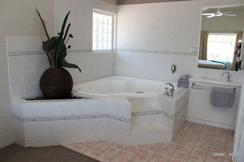 Mollymook Cove Apartments - Accommodation Redcliffe 8