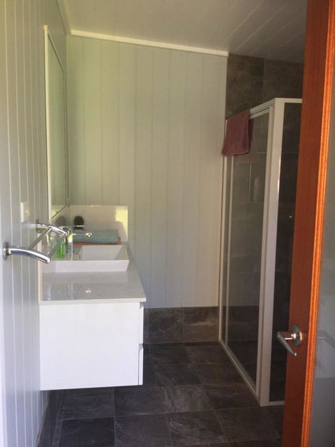 Jetz Bungalow - Accommodation Redcliffe 3