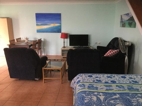Jetz Bungalow - Accommodation Redcliffe 10