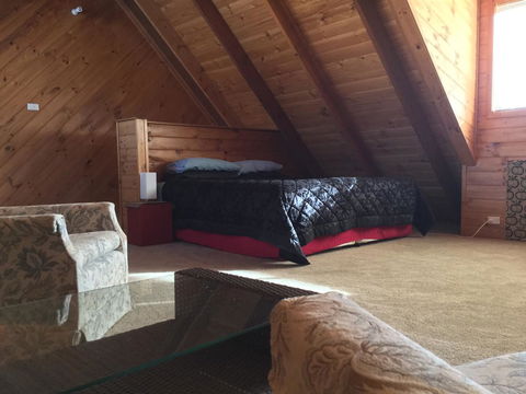 Jetz Bungalow - Accommodation Redcliffe 11