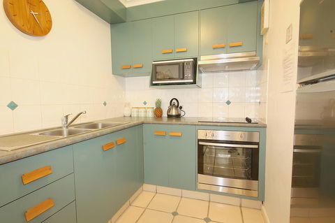 Cossies By The Sea - Accommodation Redcliffe 10