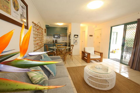 Cossies By The Sea - Accommodation Redcliffe 4