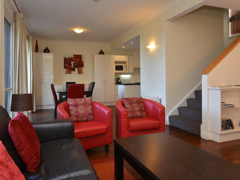 Villa Executive 2br Cypress DS Located Within Cypress Lakes Resort - Accommodation Redcliffe 1