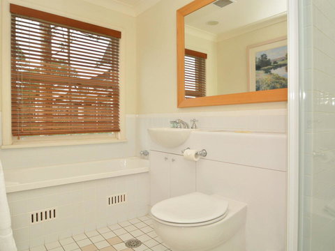Villa Executive 2br Cypress DS Located Within Cypress Lakes Resort - Accommodation Redcliffe 12