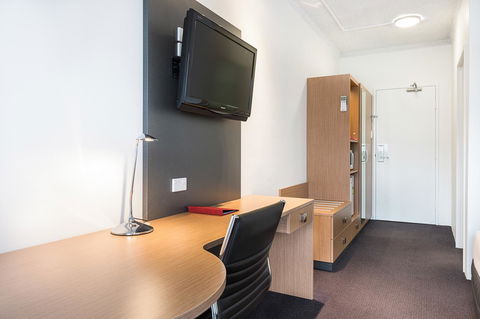 Metro Hotel Miranda - Accommodation Redcliffe 11