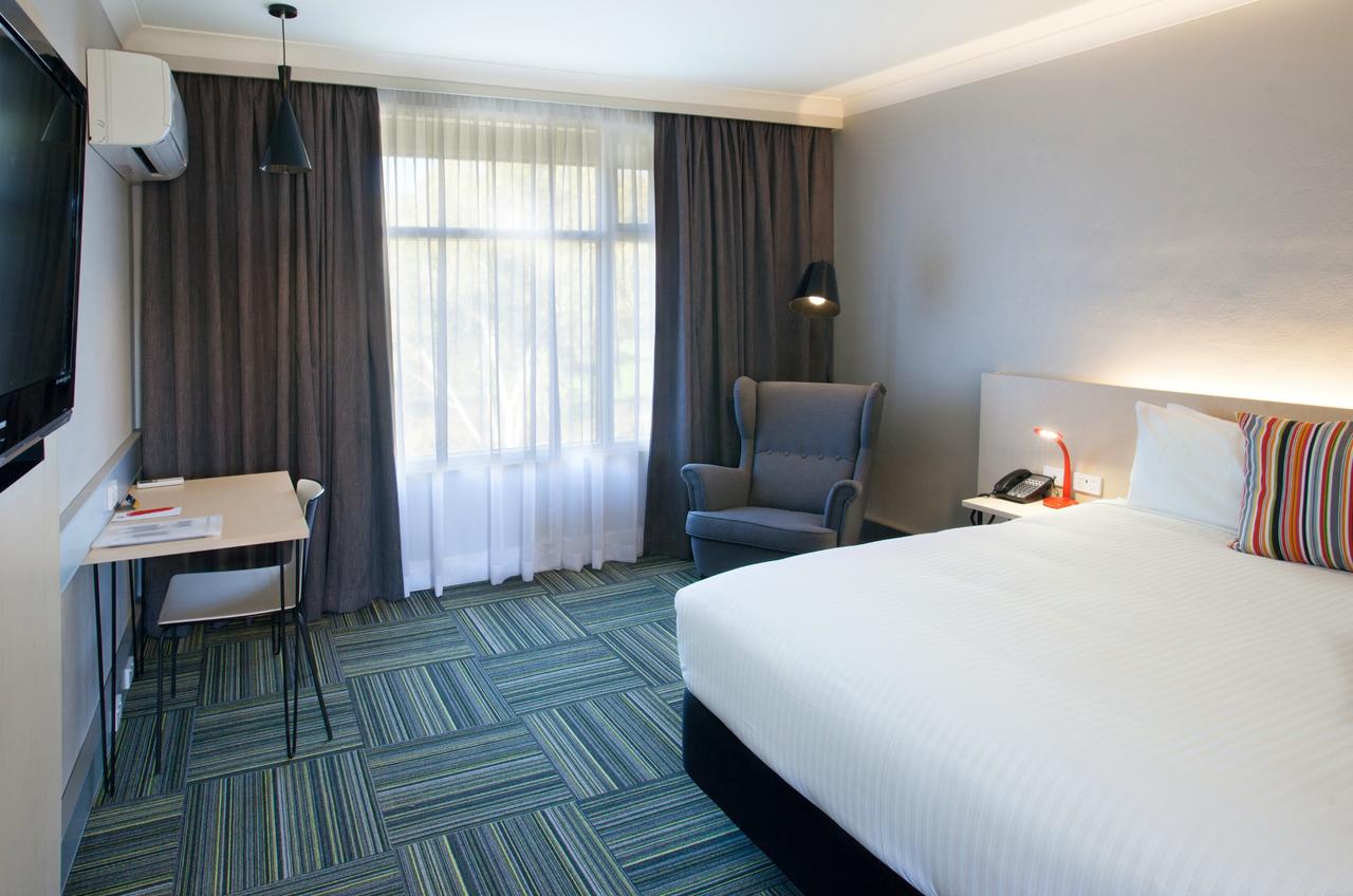 West Tamworth NSW Accommodation Redcliffe