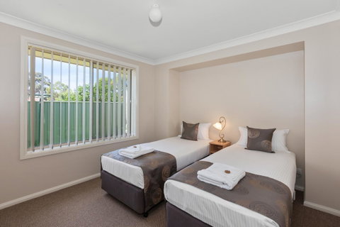 Colonial Court Villas - Accommodation Redcliffe 37