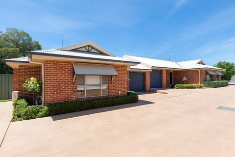 Colonial Court Villas - Accommodation Redcliffe 35