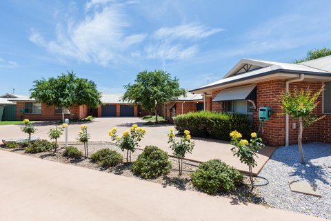 Colonial Court Villas - Accommodation Redcliffe 28